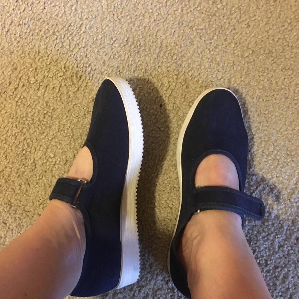 Womens navy shoes 10 snickers